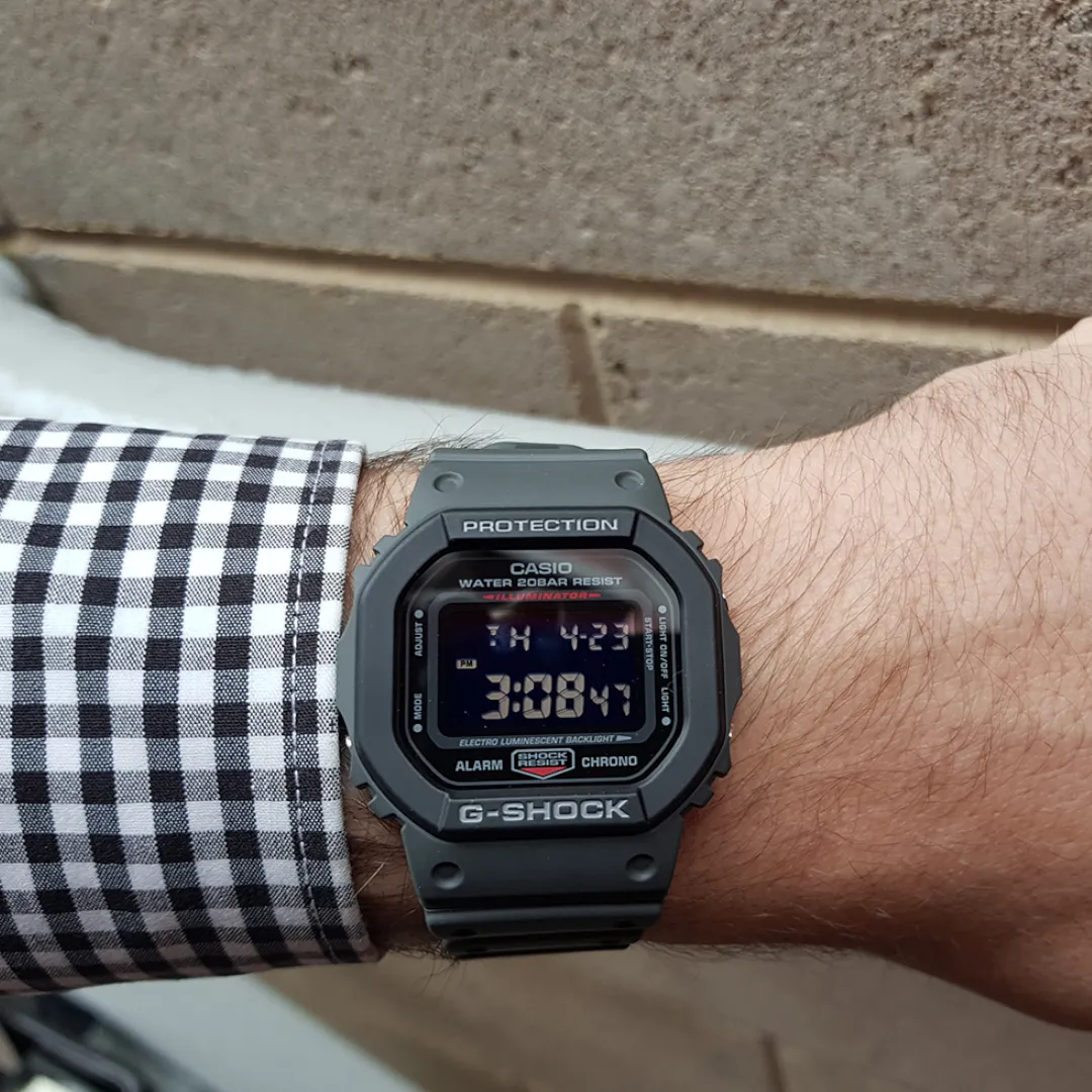 Casio - DW-5610SU-8DR