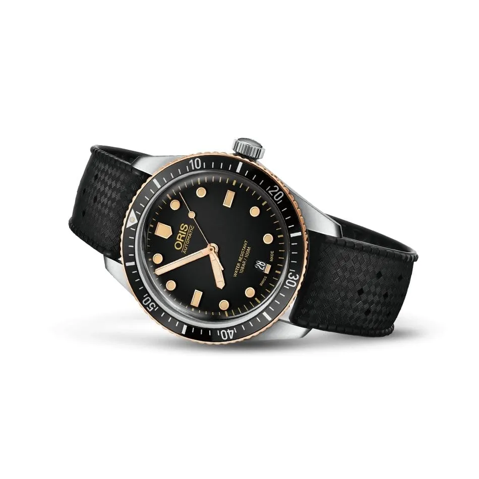 Divers Sixty-Five
